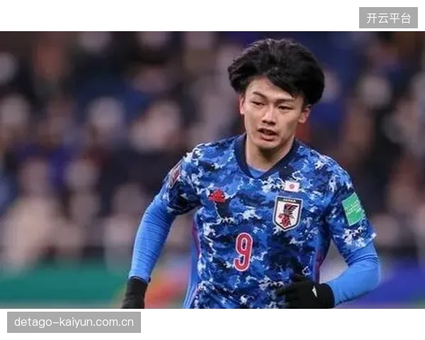 上田绮世作为荷兰费耶诺德的主力中锋，将是日本队解决锋线终结能力不足问题的关键人物。